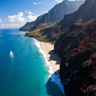 Beach and cliff on the Na Pali Caost